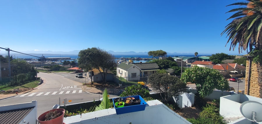 2 Bedroom Property for Sale in Mossel Bay Central Western Cape